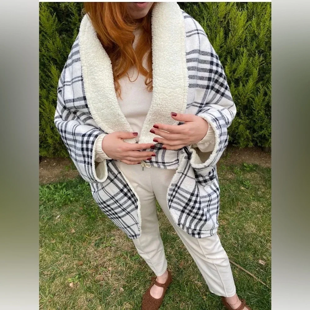 SABRINA LAUREN NEW YORK | Plaid & Faux Sherpa Wrap Coat (Cream/Pink/Grey) - Picture 7 of 7